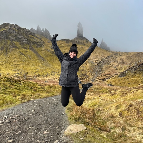 Meet your Posher, Karlie - Picture 6 of 8